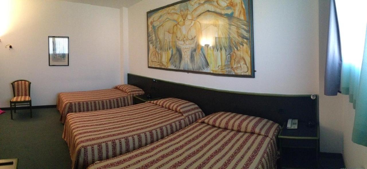 Green Hotel Poviglio  Ngoại thất bức ảnh